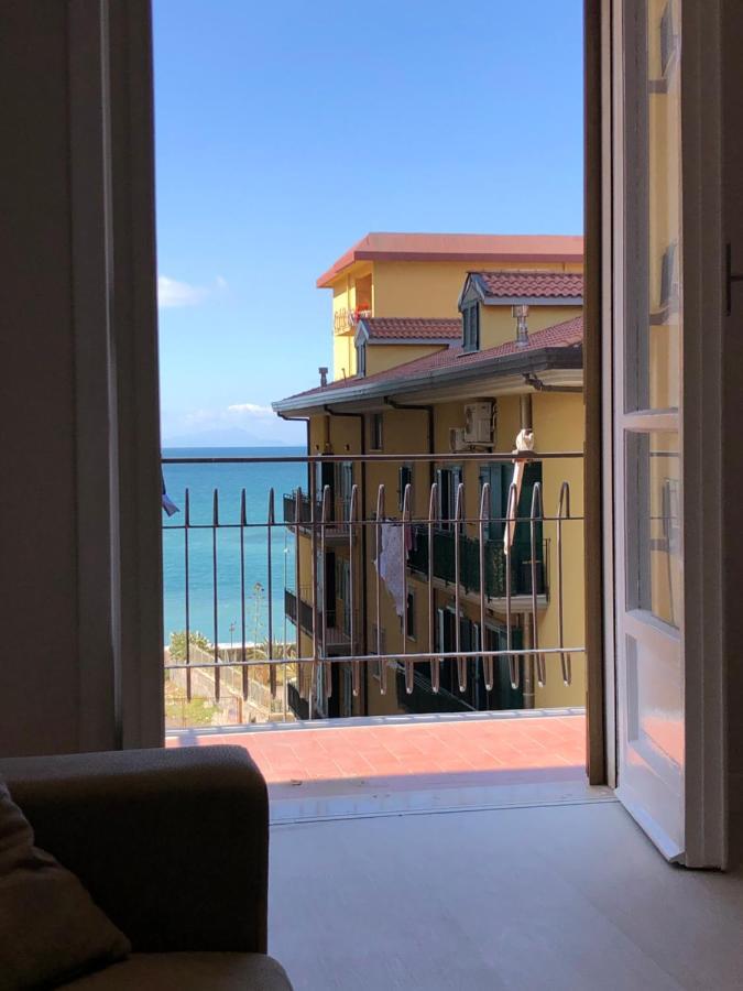 Seaview Apartment กาสเตลลัมมาเร ดิ สตาเบีย ภายนอก รูปภาพ